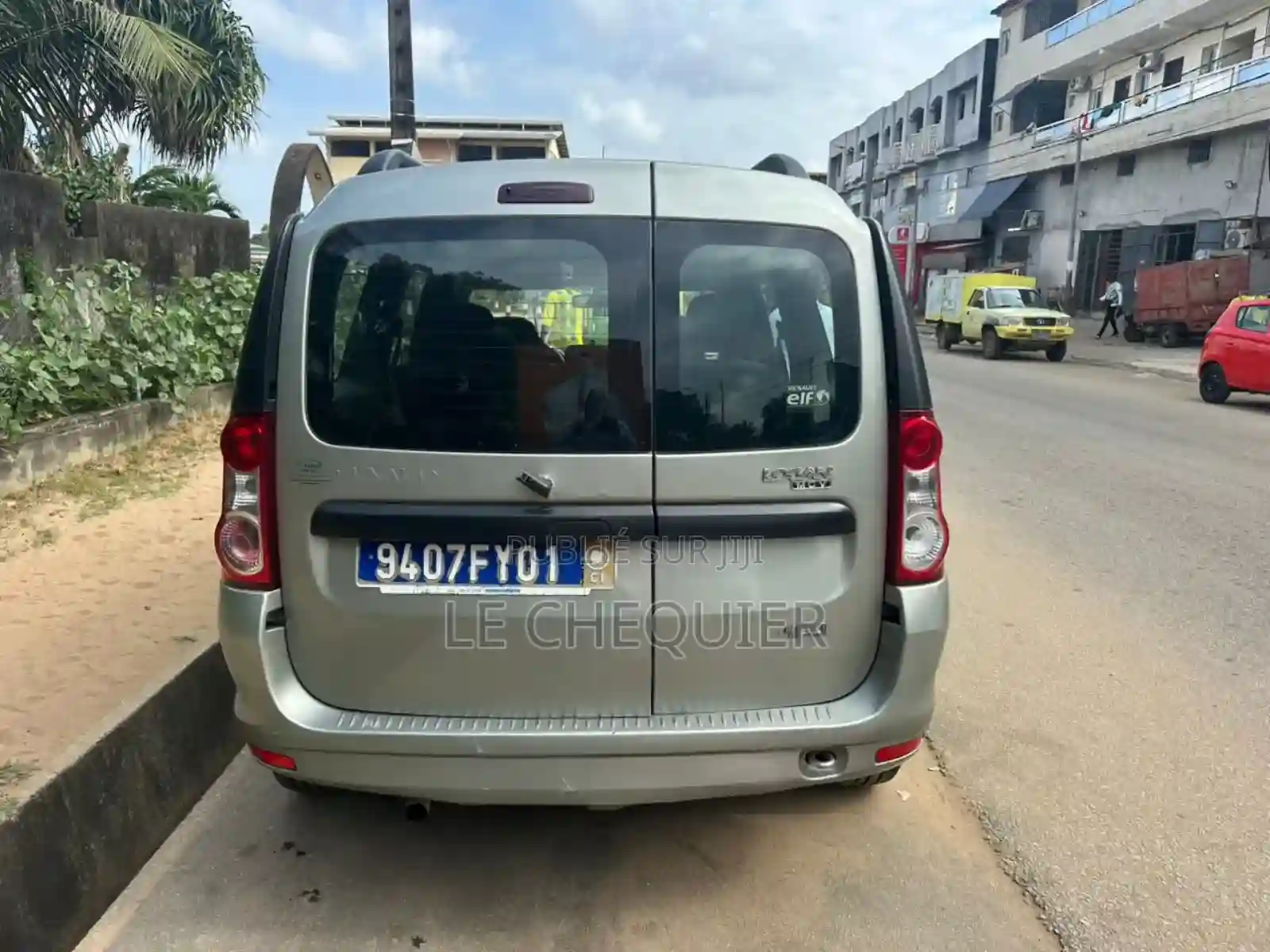 Renault Logan 2013 Gris - Vue 2