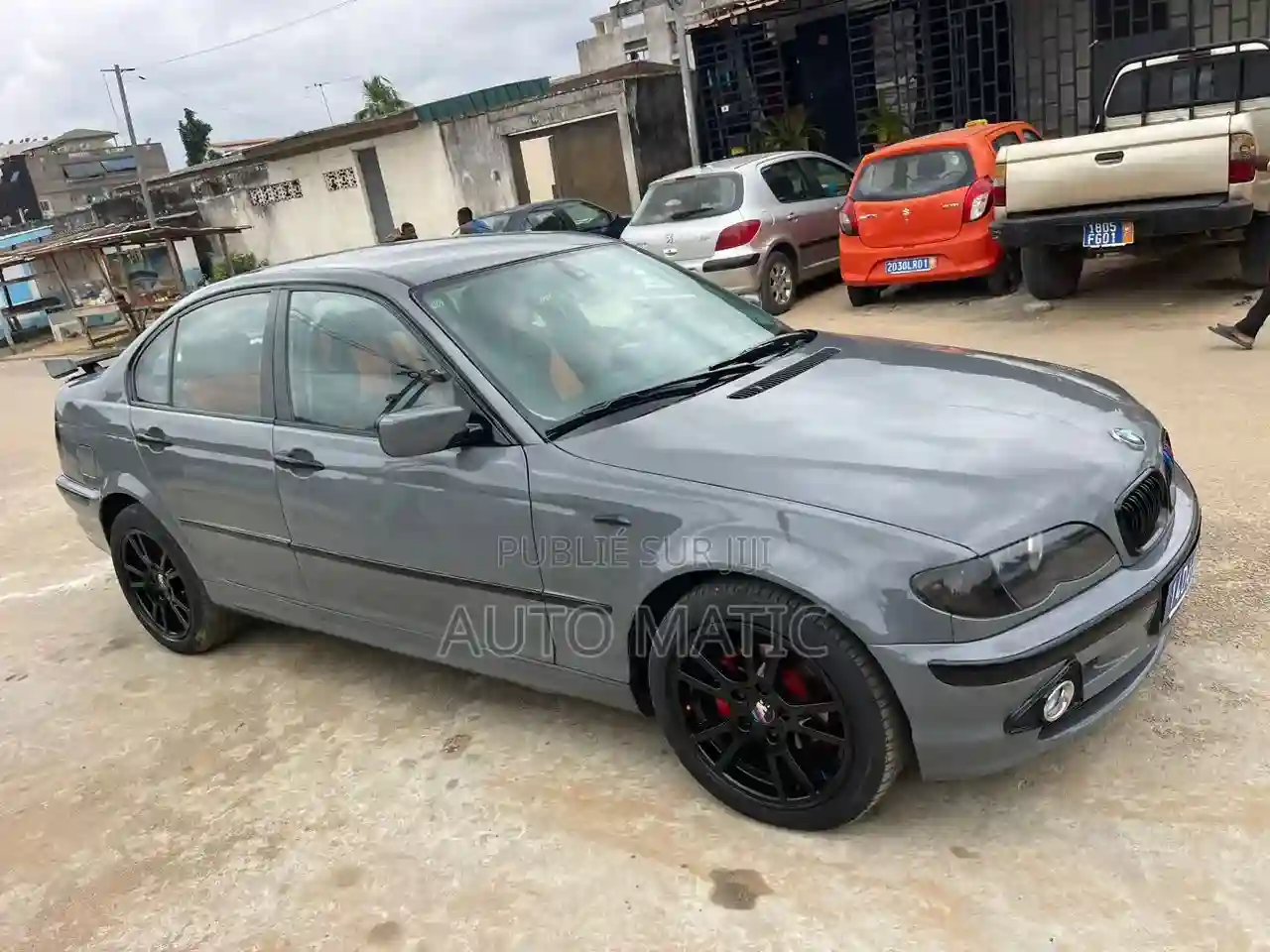 BMW 325i 2002 Gris - Vue 2