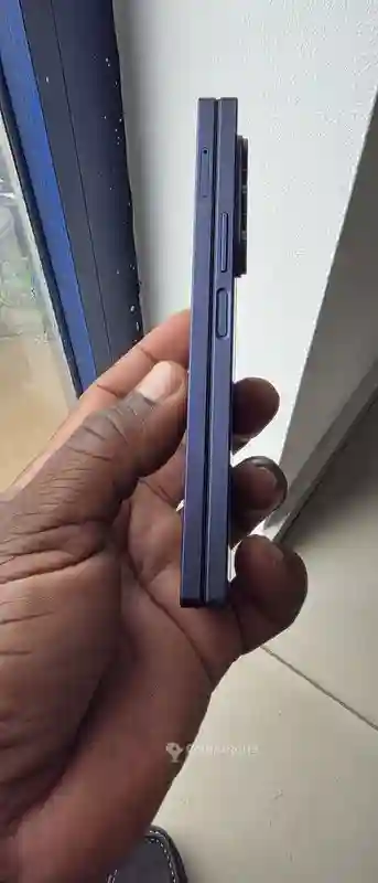 Samsung Galaxy Fold Z 6 - 256gb - Vue 1