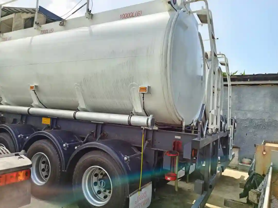 Citerne 45000l Neuve 3 Essieux - Vue 2