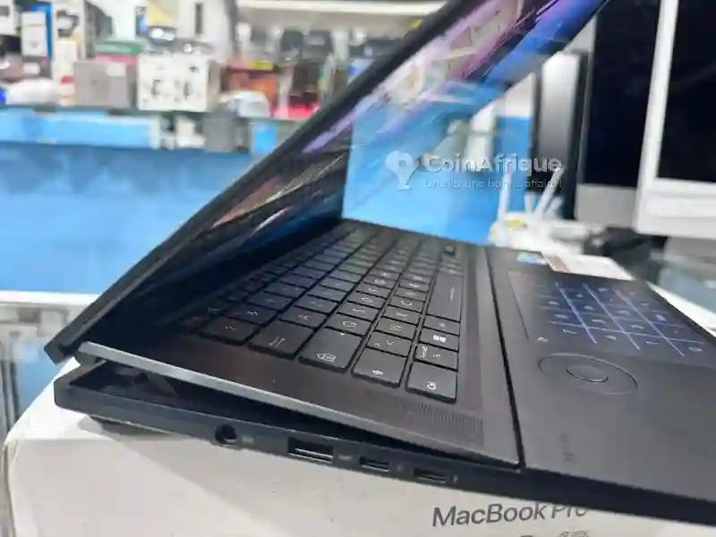 PC Asus Zenbook pro 16 Core i9- 12th gen 32 go ram 6 go Dédié - Vue 2