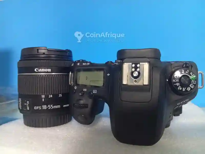 Canon Eos 77D - Vue 2