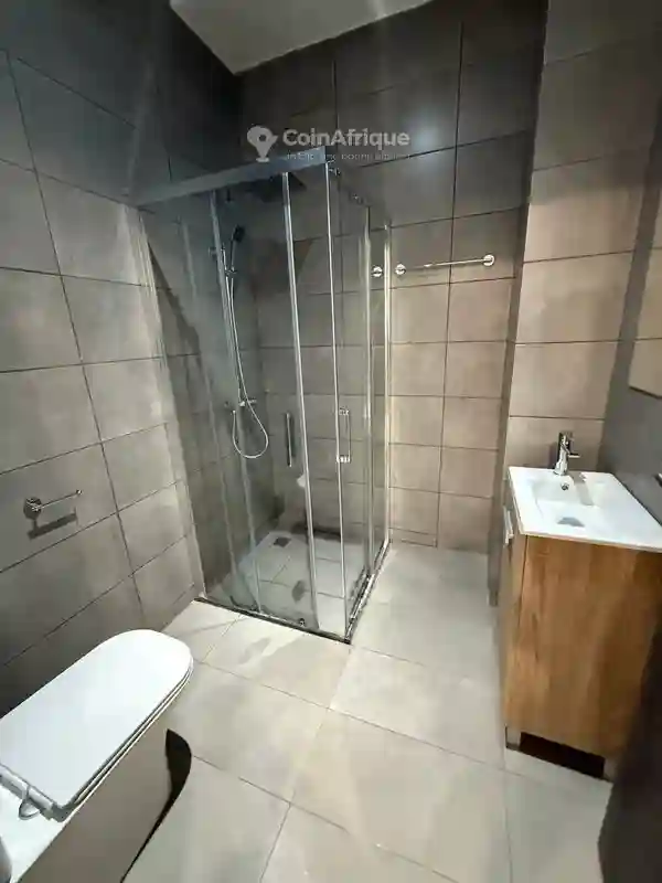Location Appartements 3 Pièces à Cocody Riviera Palmeraie - Vue 3