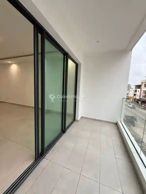 Location Appartements 3 Pièces à Cocody Riviera Palmeraie - Vue 4