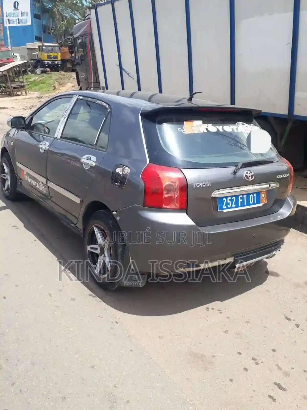 Toyota Corolla Sedan 2004 Gris - Vue 2