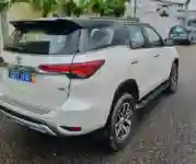 Toyota Fortuner 2018 (7places) - Vue 2