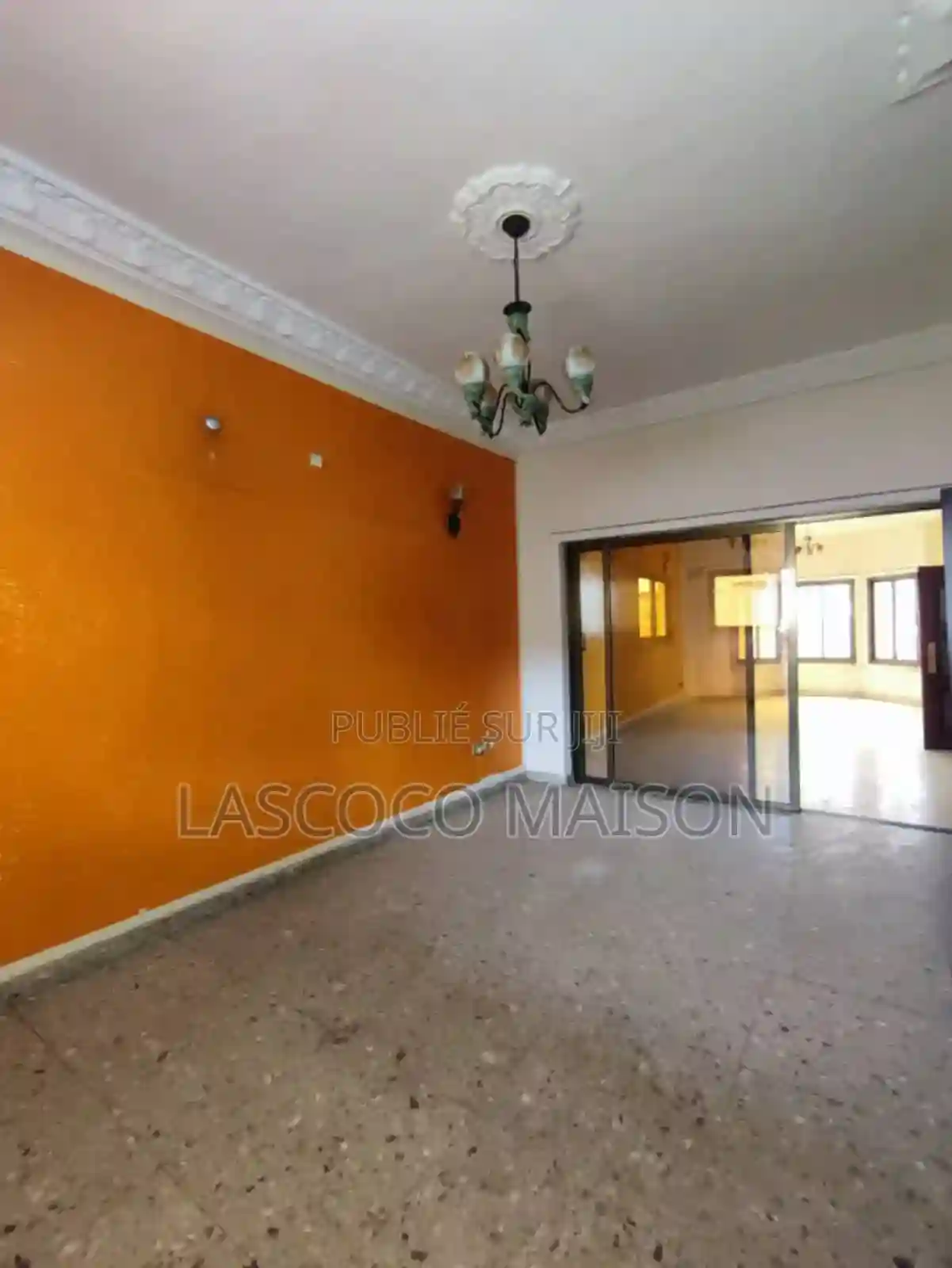 Une Villa Duplex De 8 Pièces - Vue 1
