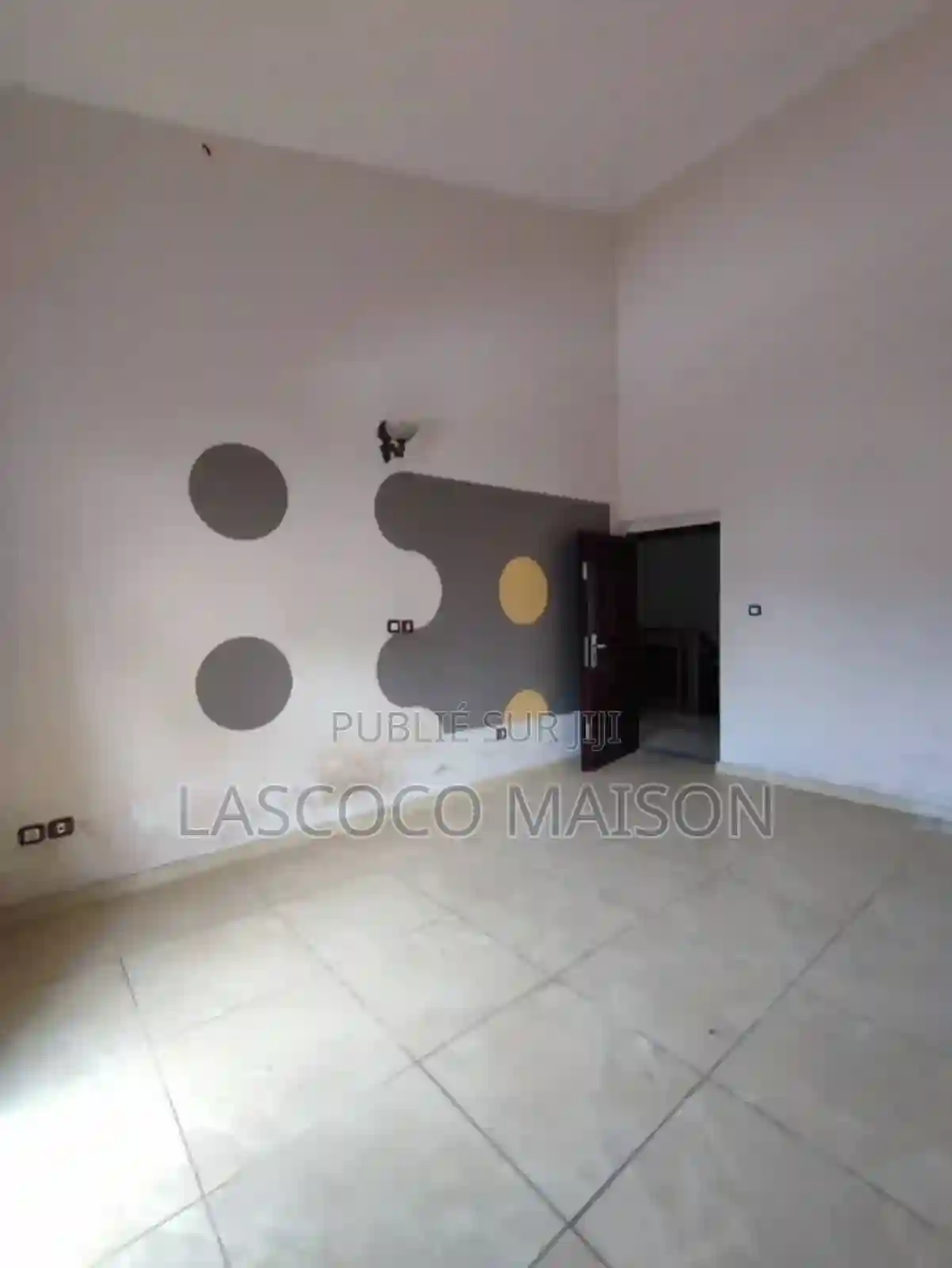 Une Villa Duplex De 8 Pièces - Vue 3