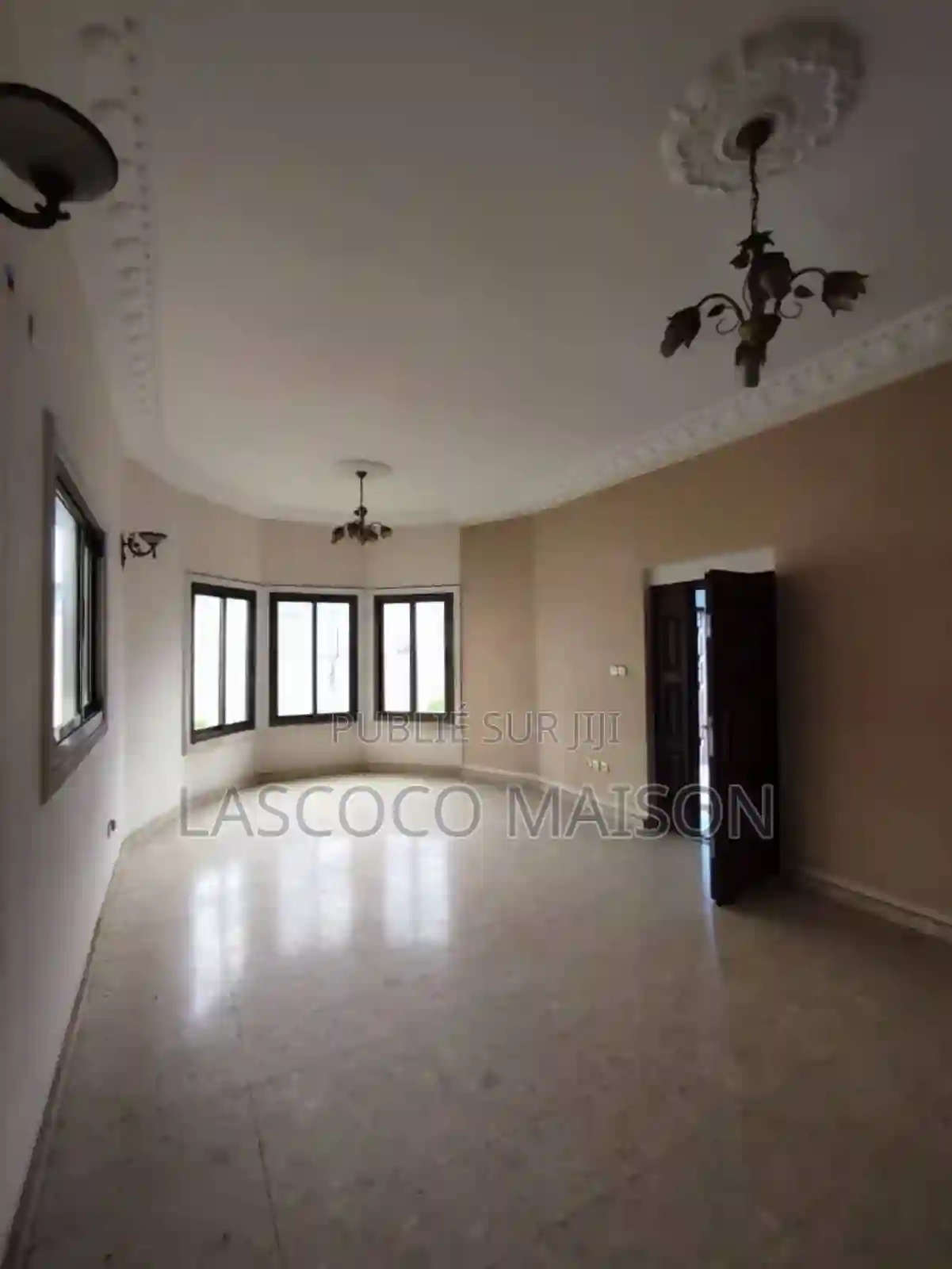 Une Villa Duplex De 8 Pièces - Vue 7