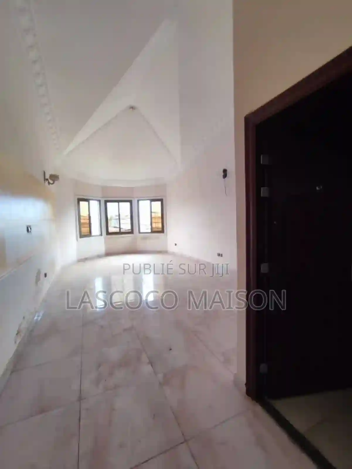 Une Villa Duplex De 8 Pièces - Vue 9