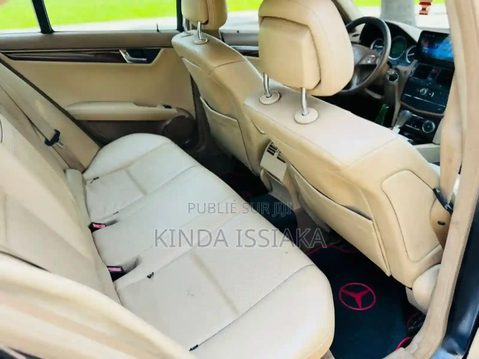Mercedes-benz C300 Luxury Sedan AWD (30l 6cyl 7A) 2009 Noir - Vue 1