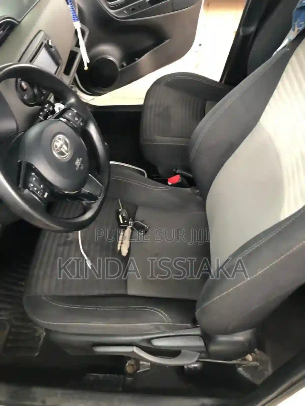 Toyota Yaris 15 Sedan L 2020 Blanc Cassé