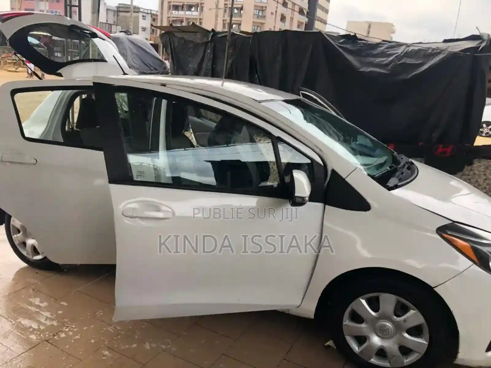 Toyota Yaris 15 Sedan L 2020 Blanc Cassé - Vue 6