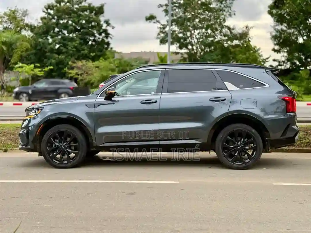 Kia Sorento SX 2022 Noir Mat - Vue 1