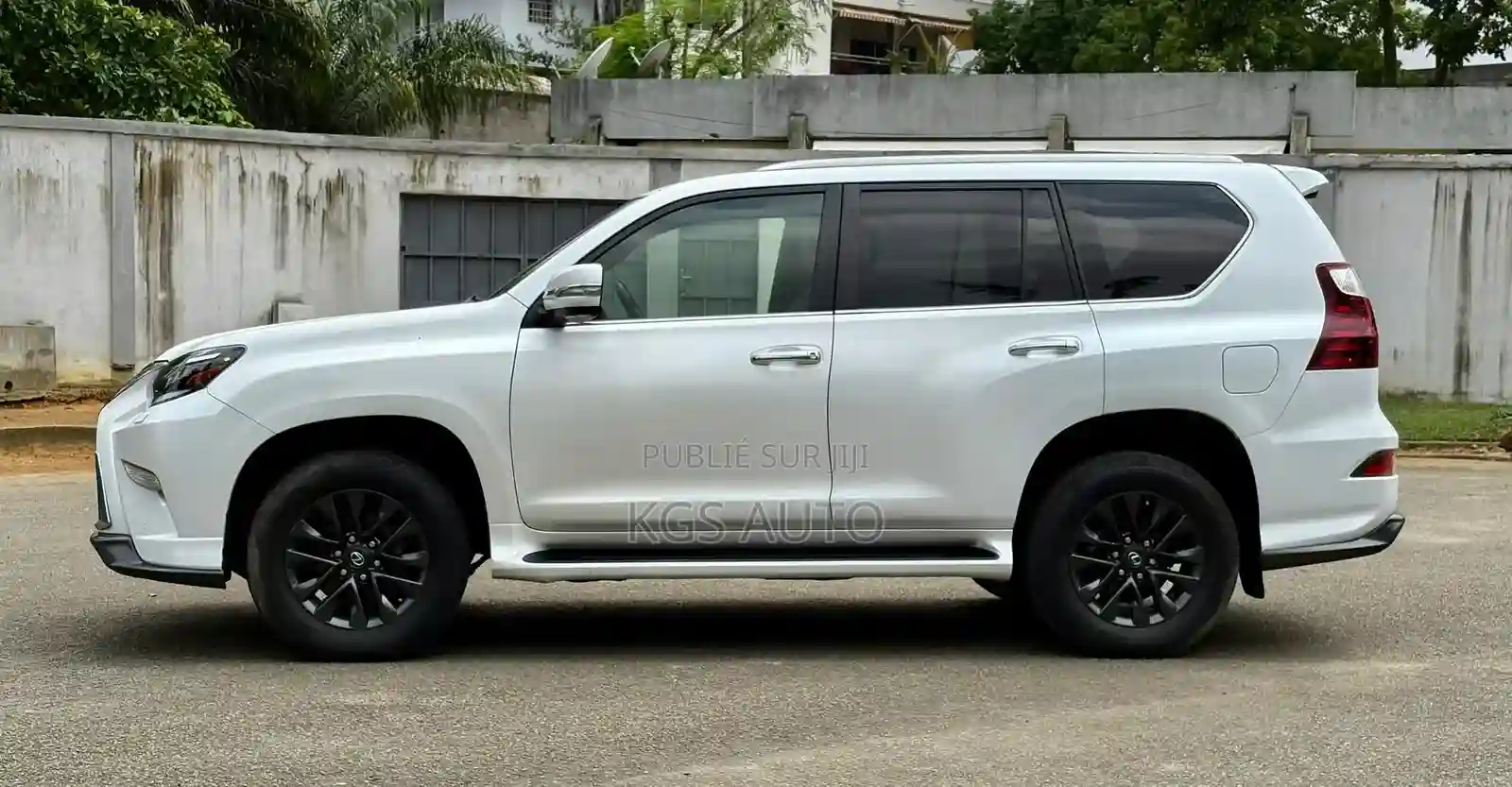 Lexus GX 460 AWD 2023 Blanc - Vue 2