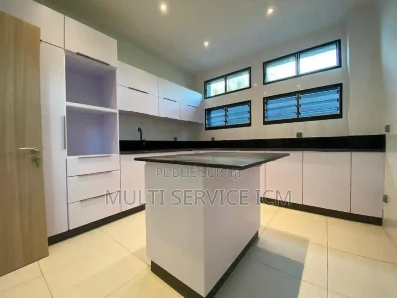 A Louer - Villa Duplex Haut - Vue 5