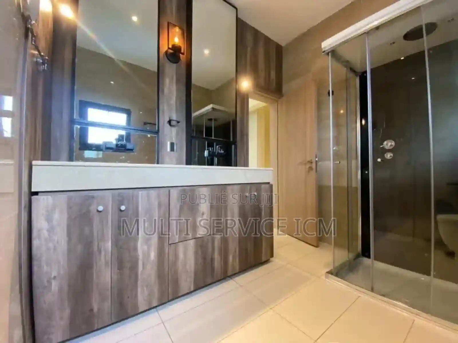 A Louer - Villa Duplex Haut - Vue 6
