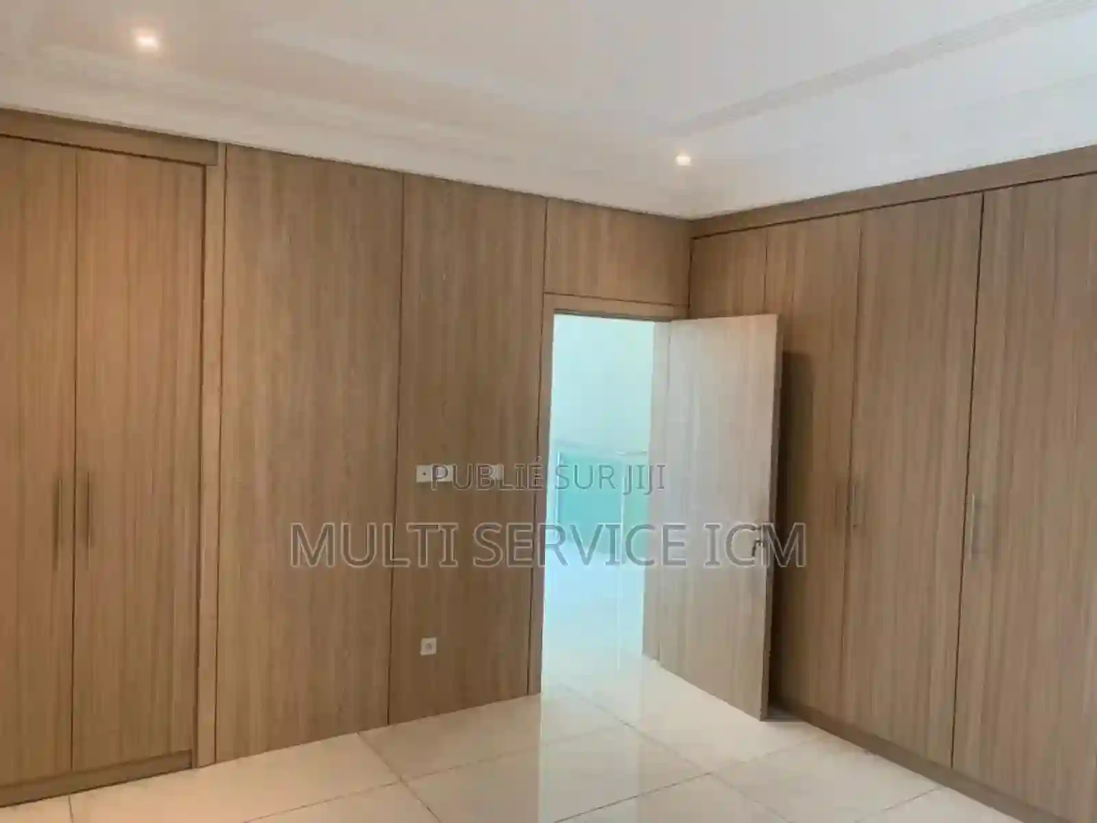 A Louer - Villa Duplex Haut - Vue 8