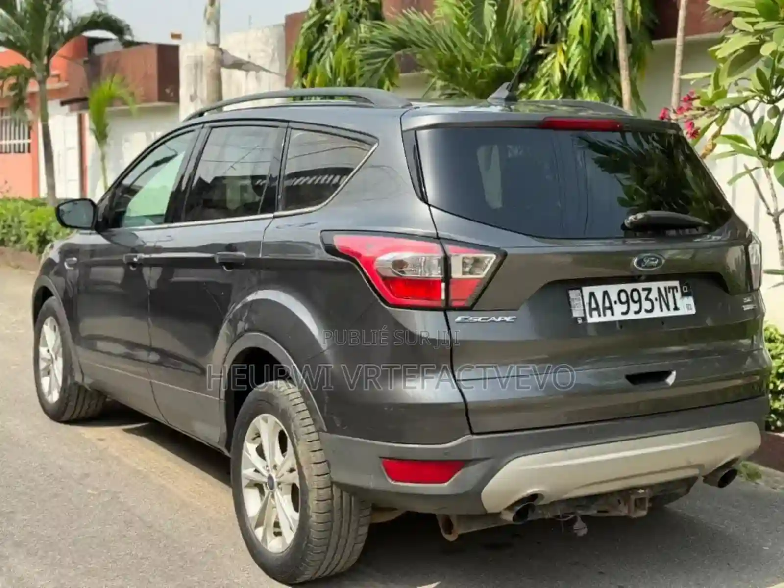 Ford Escape S FWD 2018 Gris - Vue 1