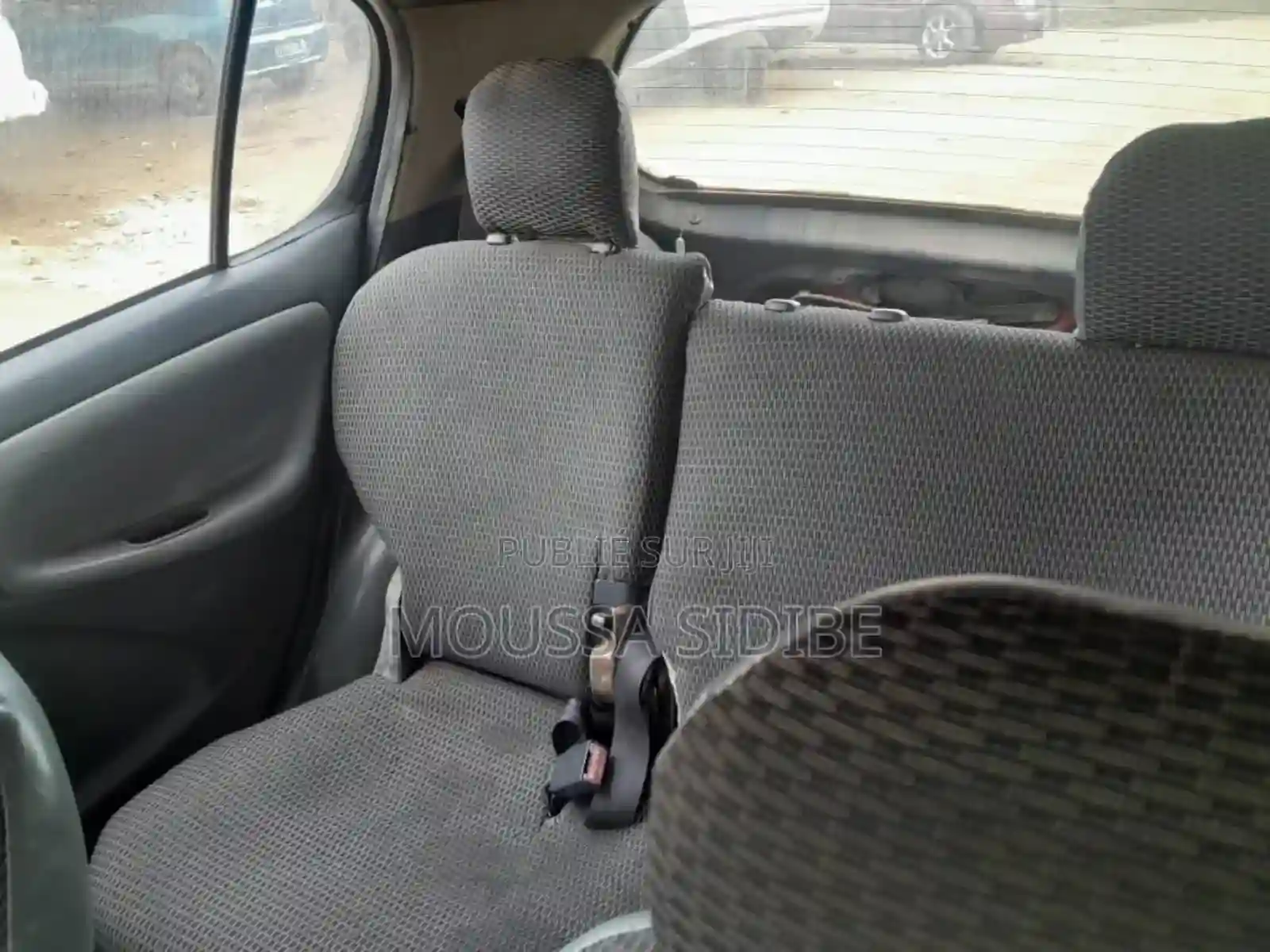 Toyota Yaris 2003 Gris - Vue 2