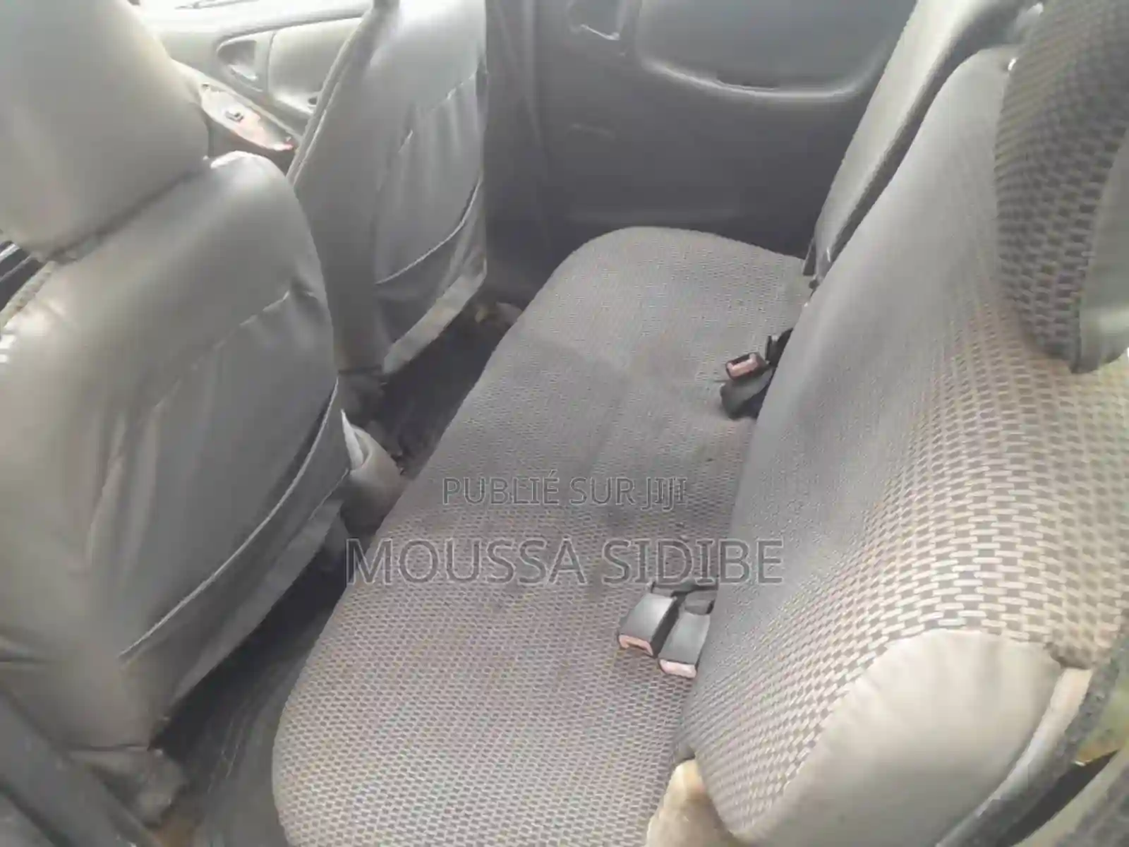 Toyota Yaris 2003 Gris - Vue 4