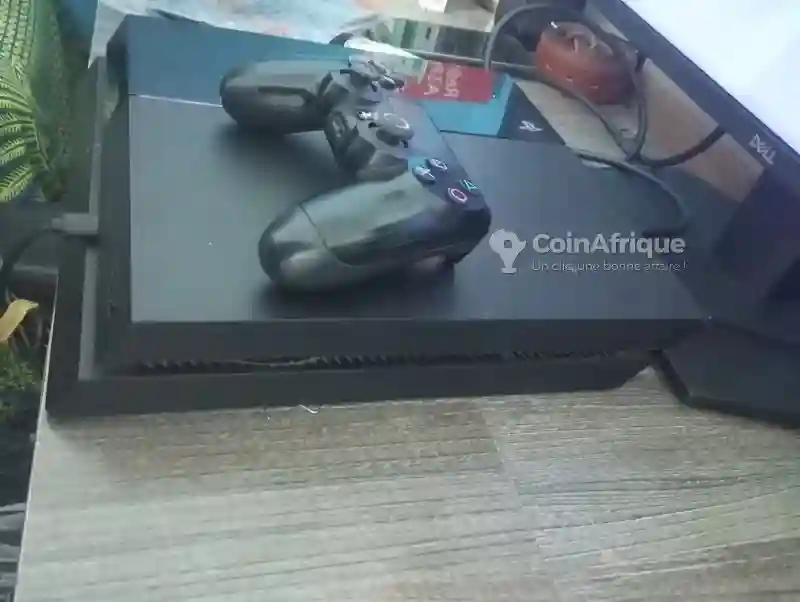Playstation 4 Fat - Vue 1