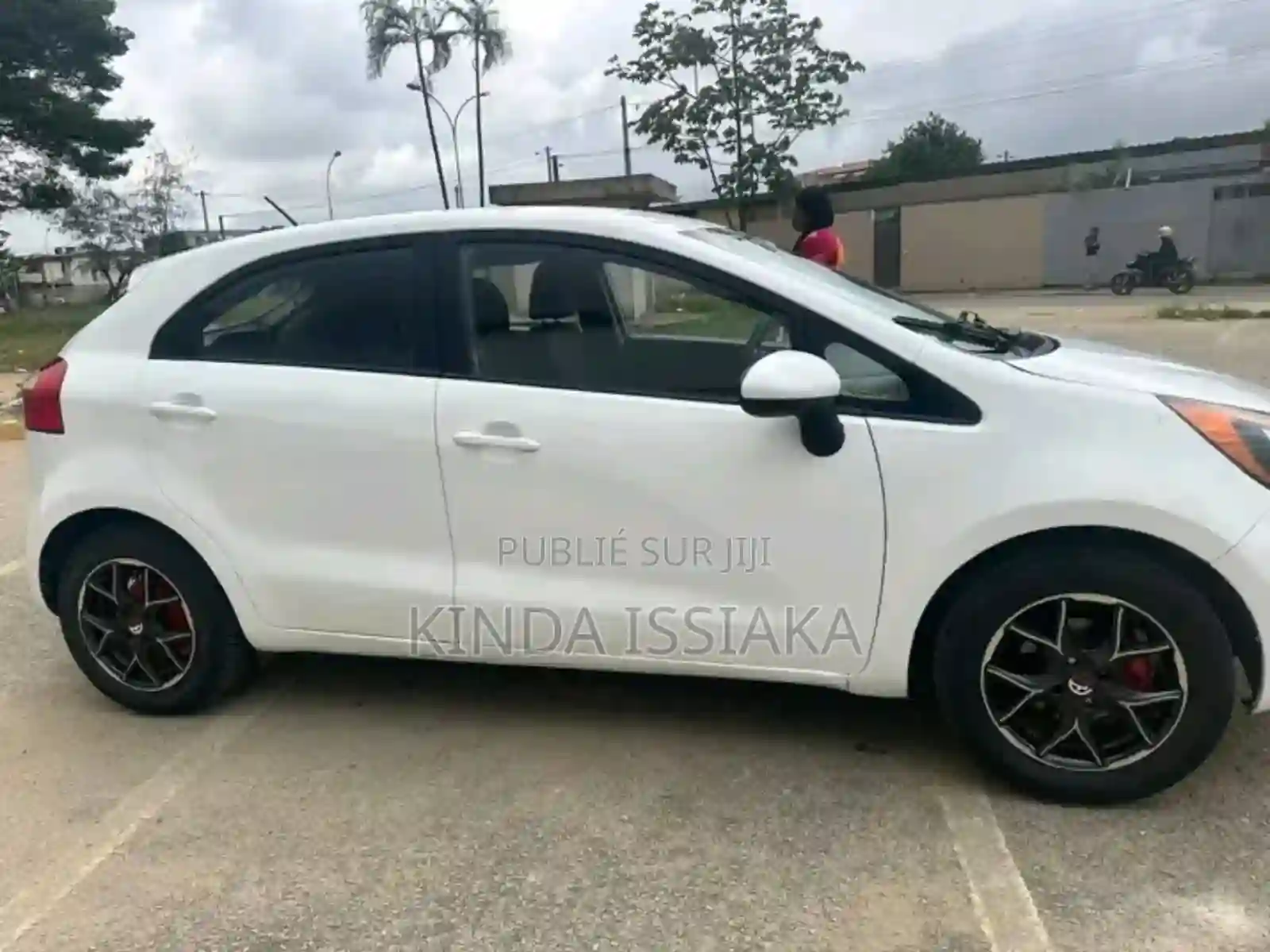 Kia Rio EX 4dr Hatchback (16l 4cyl 6A) 2014 Blanc Cassé