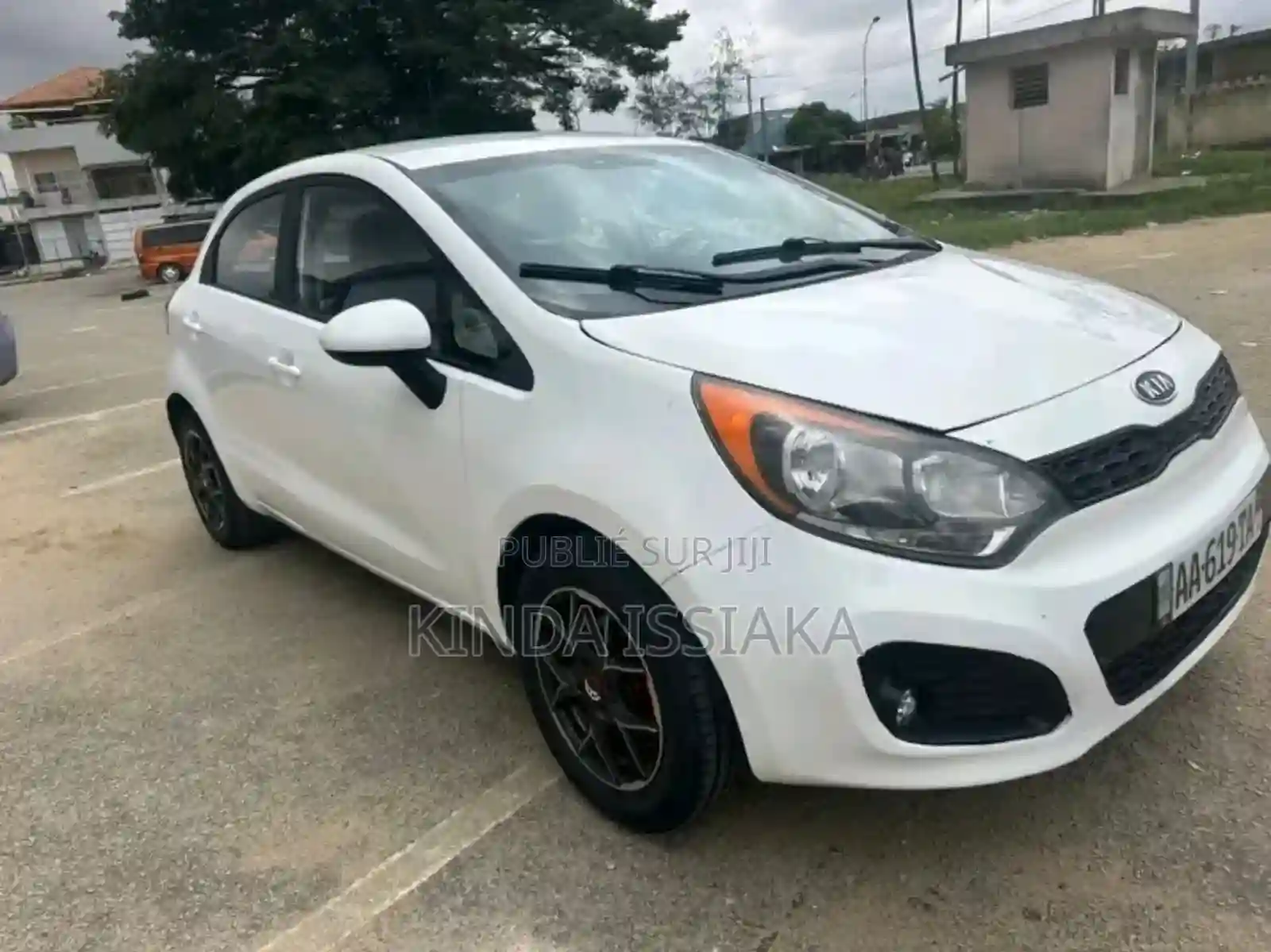 Kia Rio EX 4dr Hatchback (16l 4cyl 6A) 2014 Blanc Cassé - Vue 4