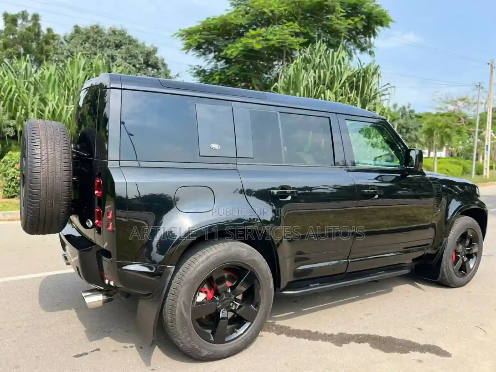 Land Rover Defender First Edition 2021 Noir - Vue 4