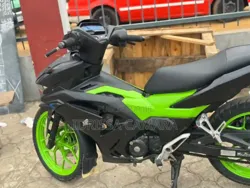 Honda Hornet 2024 Noir