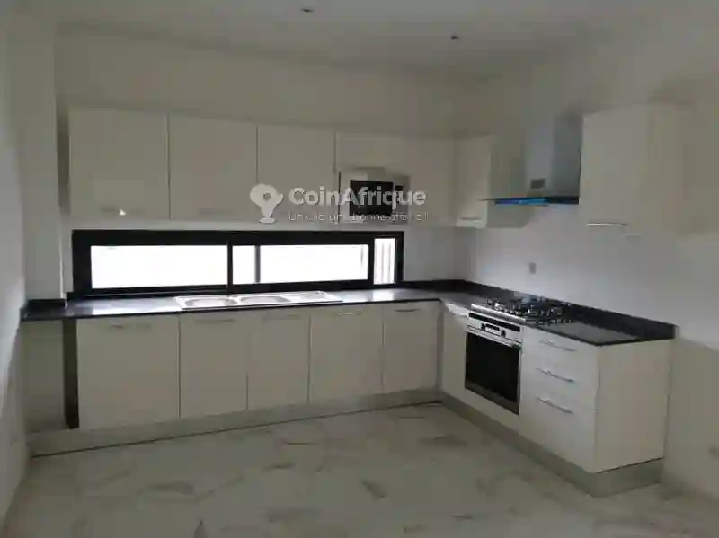 Location Appartement 4pièces -cocody 2 Plateaux 7eme Tranche - Vue 2