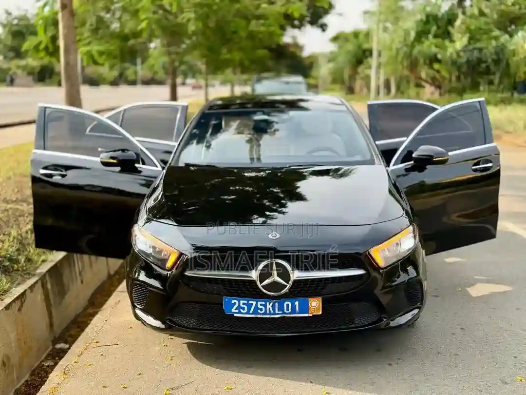 Mercedes-benz 220 2021 Noir - Vue 2