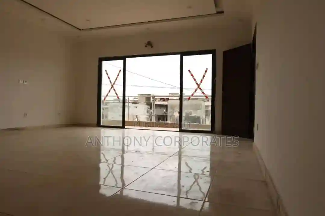 Annonce N°07015985-ski72 Bureaux - Adjame Indenie - Vue 3
