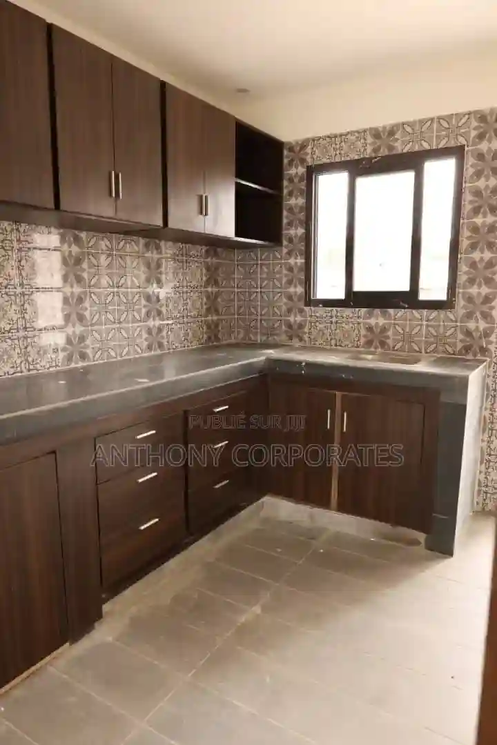 Annonce N°07015985-ski72 Bureaux - Adjame Indenie - Vue 8
