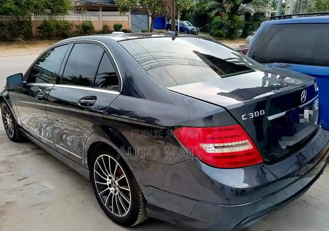 Mercedes-benz C300 2013 Noir - Vue 4
