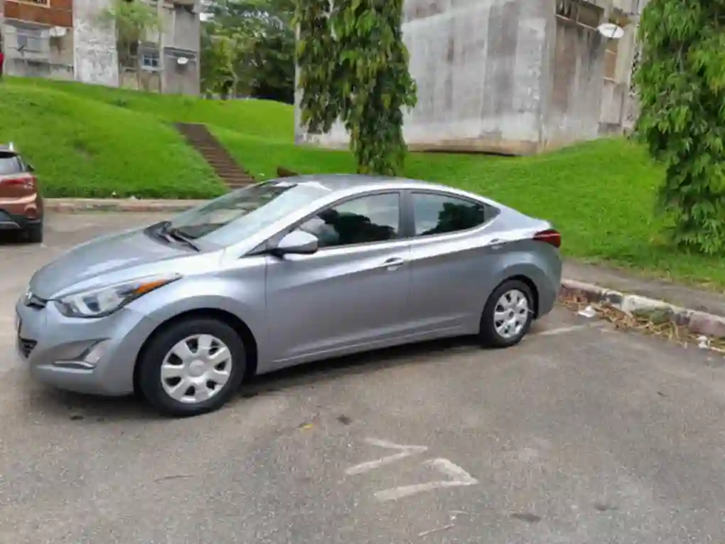 HYUNDAI ELANTRA EN VENTE 