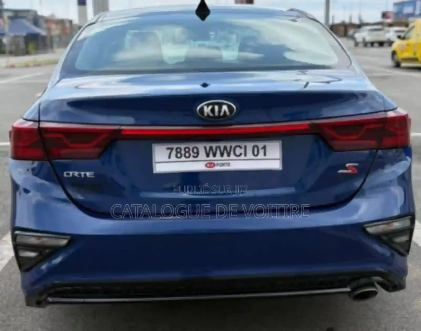 Kia Forte 2022 Bleu - Vue 4