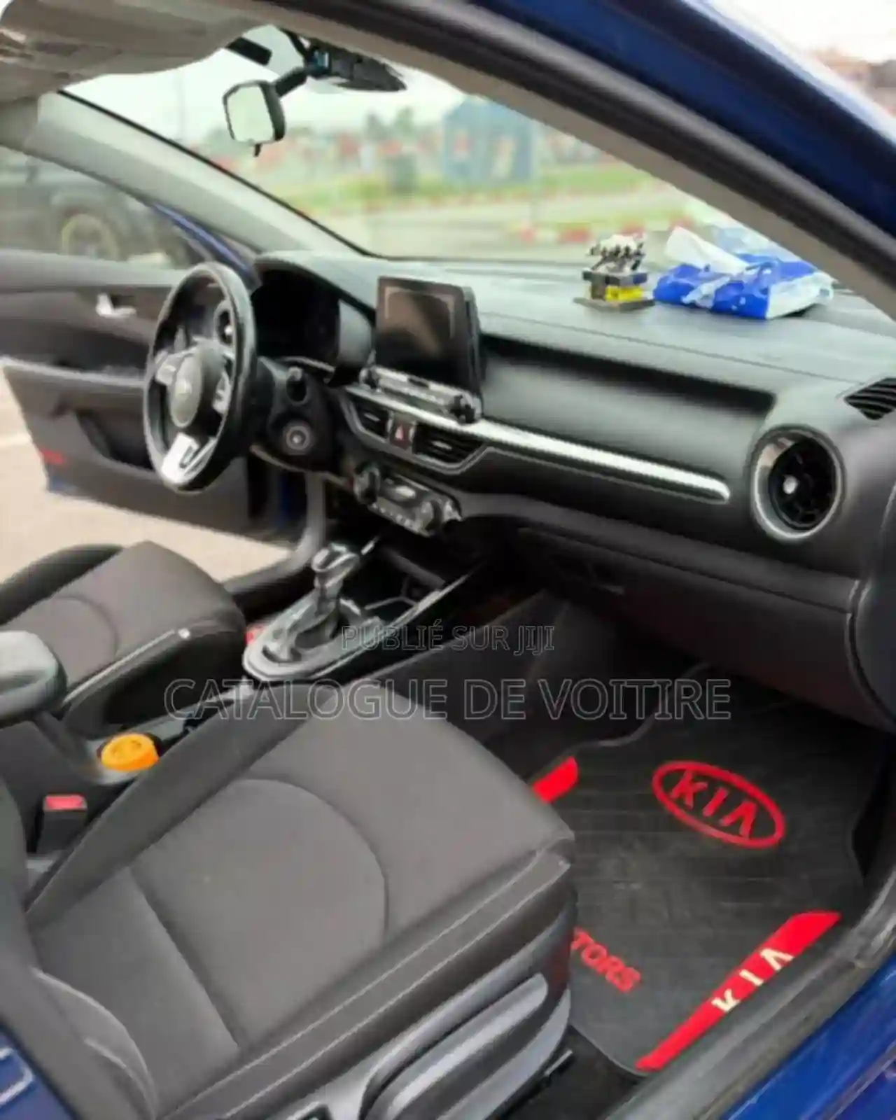 Kia Forte 2022 Bleu - Vue 5