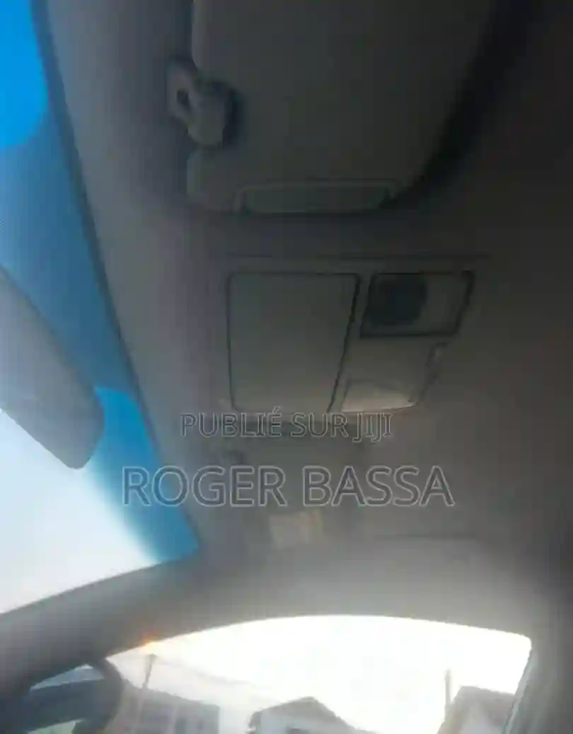 Kia Sportage Hybrid 2023 Gris - Vue 2