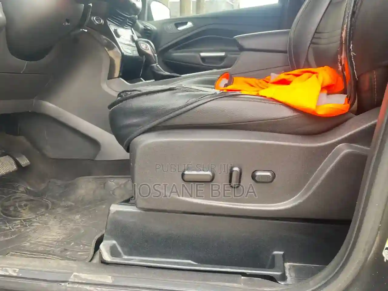 Ford Escape SE 4x4 2019 Noir - Vue 1