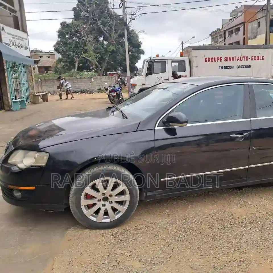 Volkswagen Passat 2008 Noir - Vue 4