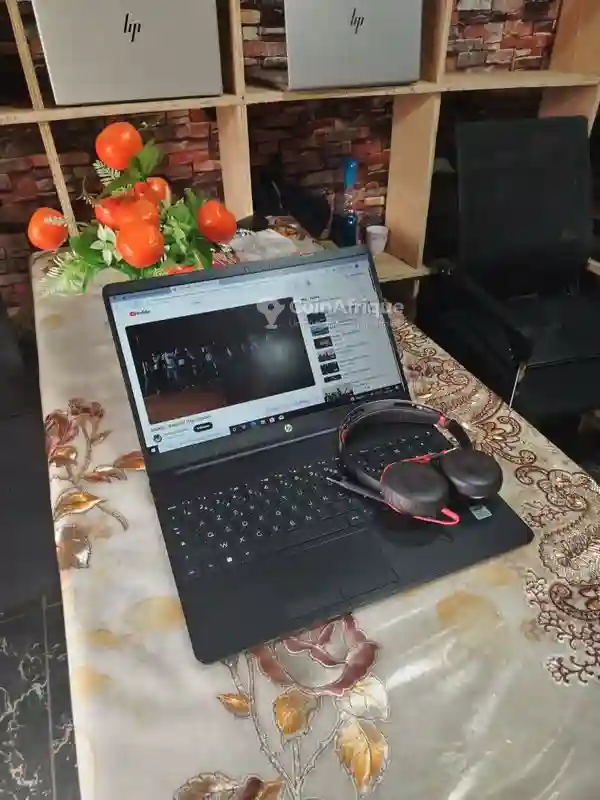 HP Laptop 15 - Vue 4