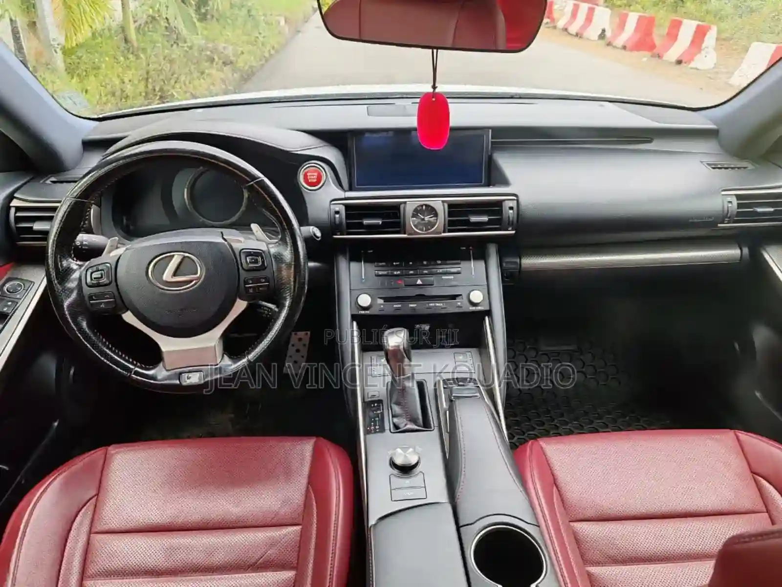 Lexus IS 2022 Blanc - Vue 3