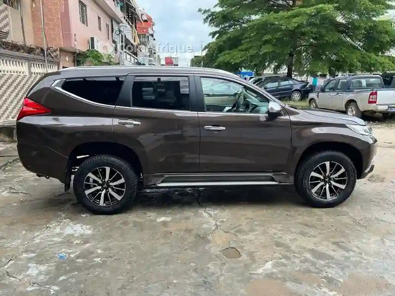 Mitsubishi Pajero Sport 2020 - Vue 5