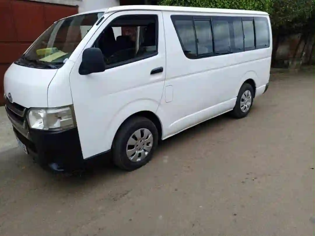 TOYOTA HIACE EN VENTE - Vue 1
