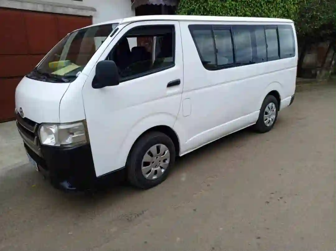 TOYOTA HIACE EN VENTE - Vue 2