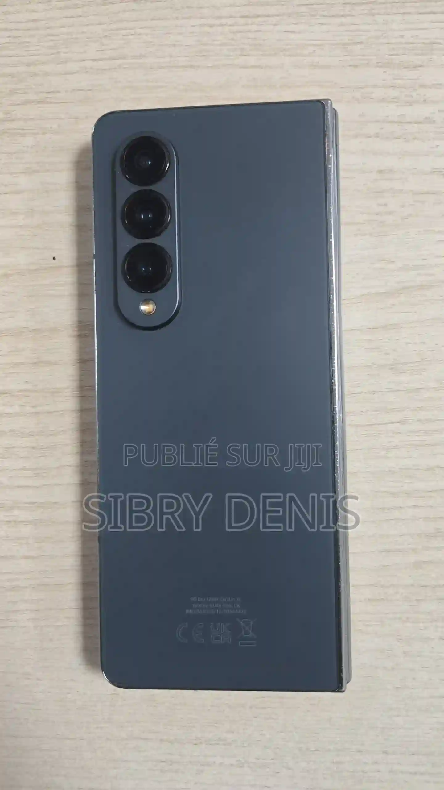 Samsung Galaxy Fold 512 GB Noir - Vue 4