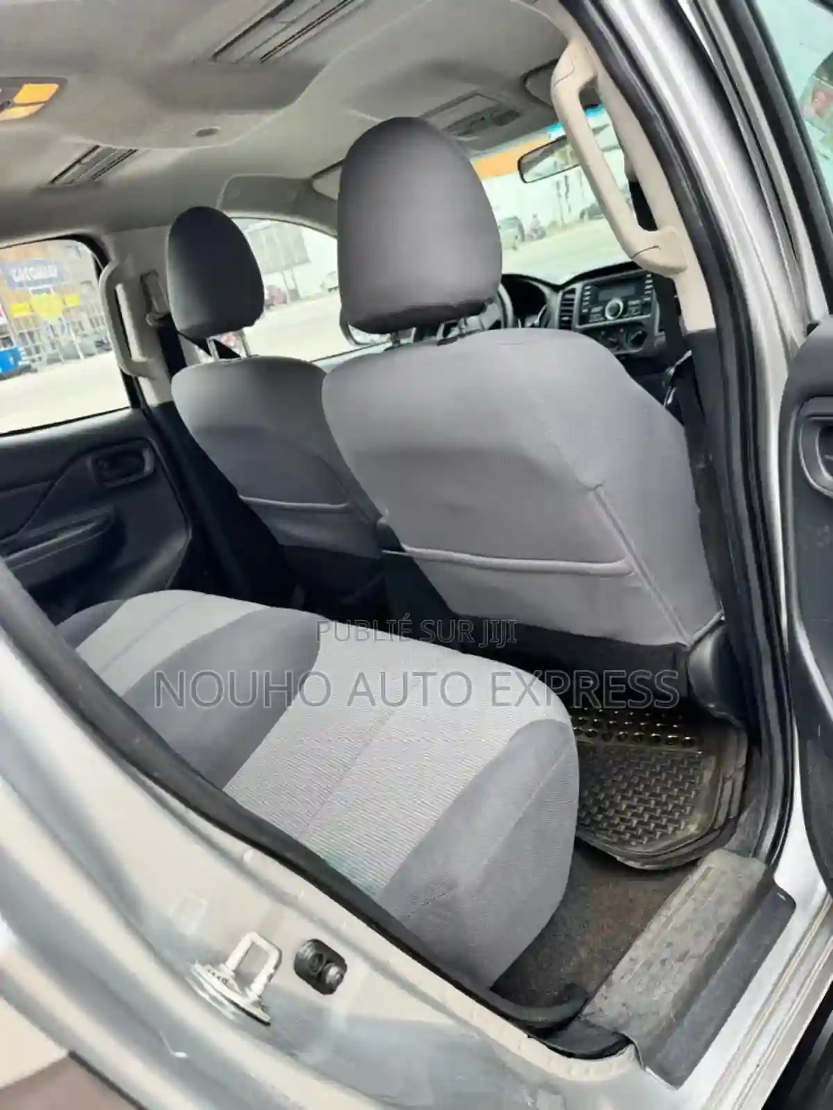 Mitsubishi L200 2022 Gris - Vue 6