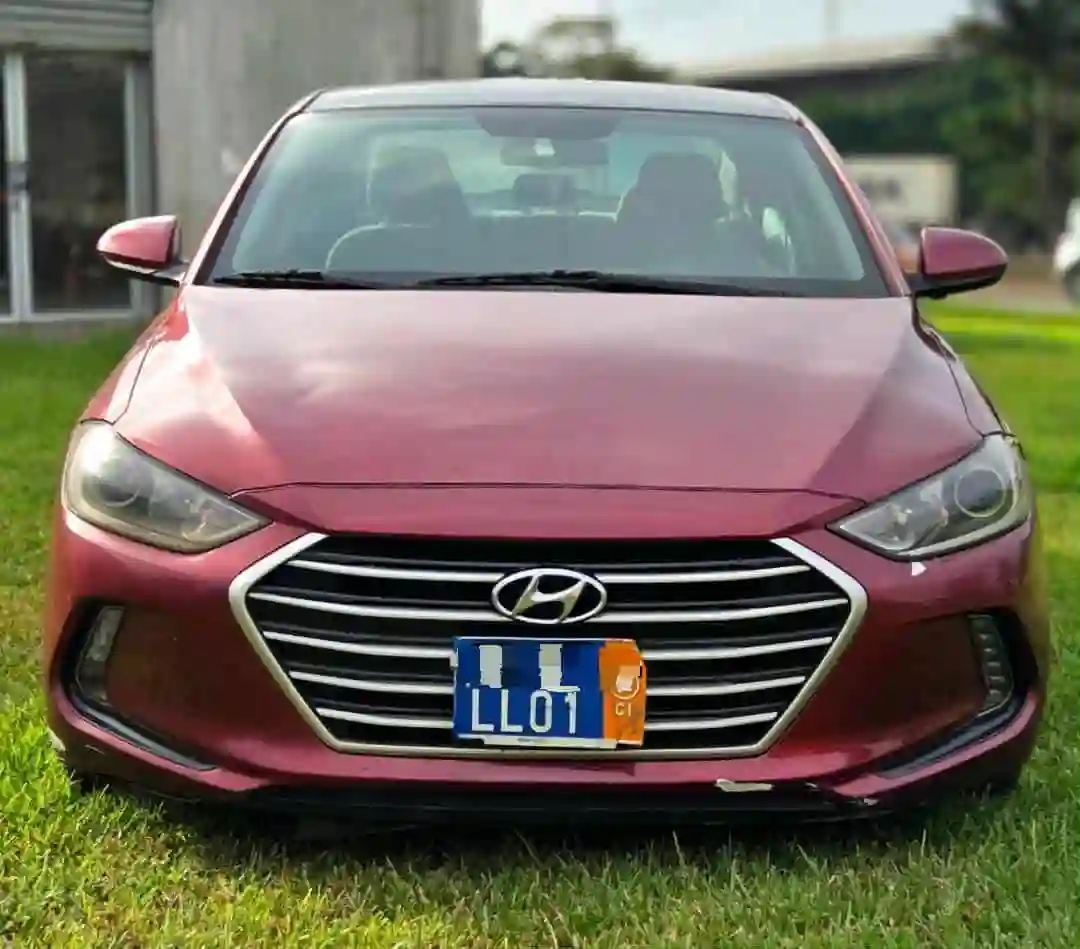 HYUNDAI ELANTRA EN VENTE 