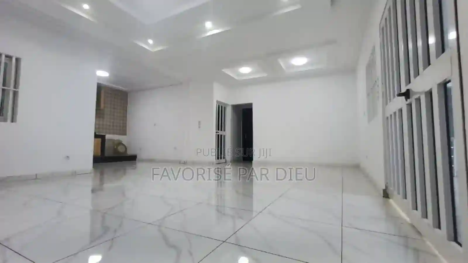 4chbre Appartement Dans Lollo Immobilier Cocody à Louer - Vue 3